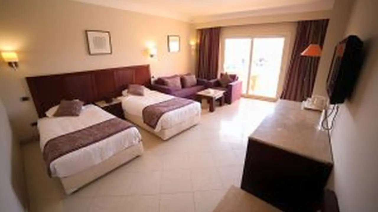 الفندق رومانس & أكوا بارك - العين السخنة